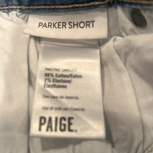 Paige Parker Short. Size 28 - Picture 7 of 7